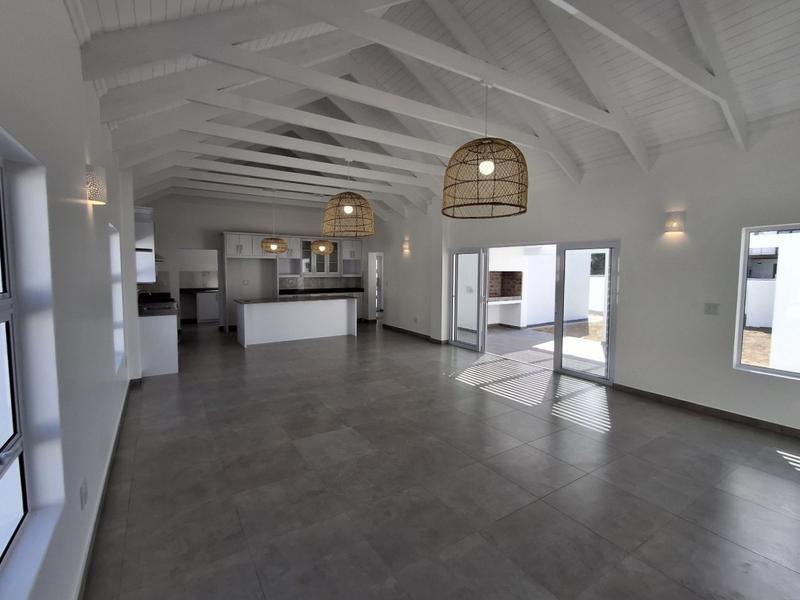 3 Bedroom Property for Sale in Golden Mile Western Cape